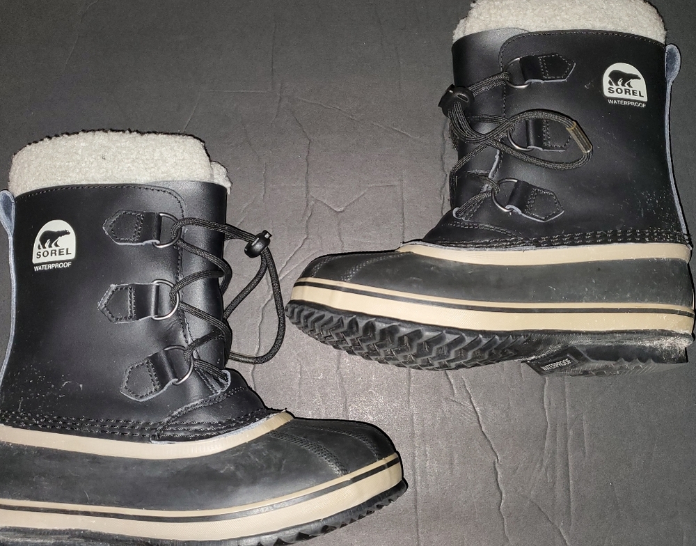 Sorel Snow rain Boots sz4 kids